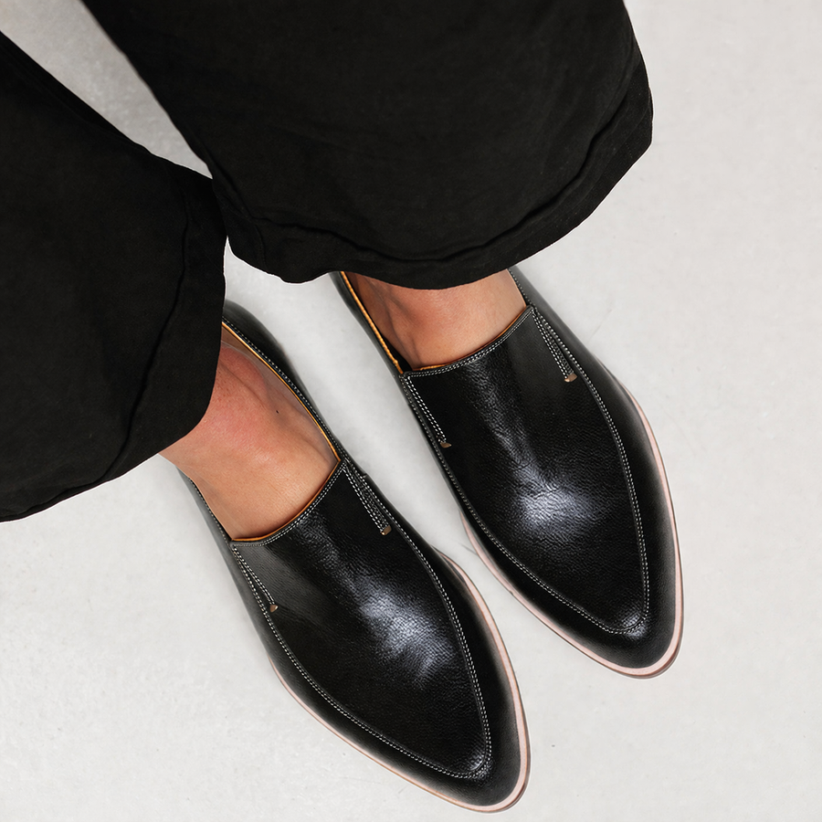Saturnina | Mocasín Negro Clásico