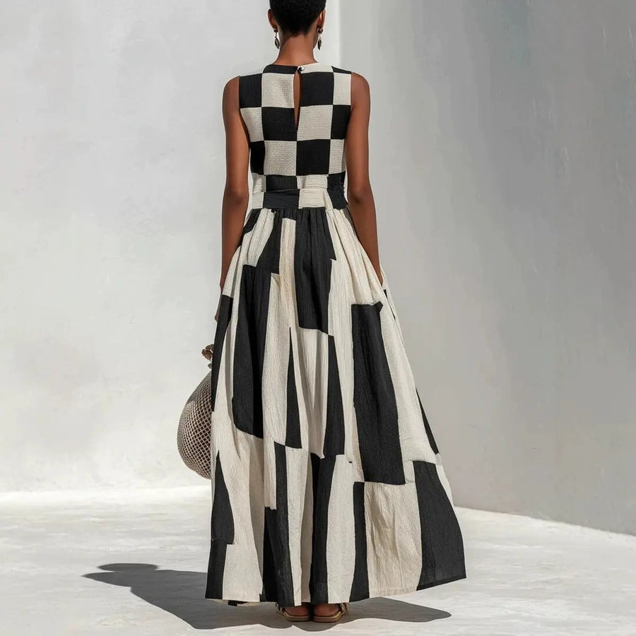 Noa Vestido Maxi Geométrico en Blanco y Negro